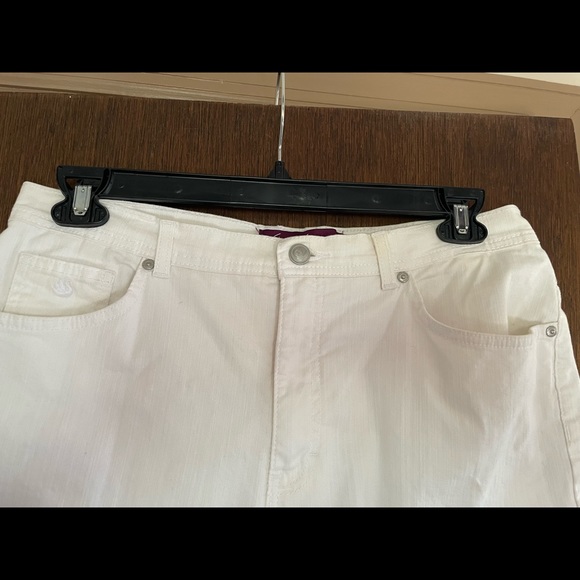 Gloria Vanderbilt White Cotton Capris size 14 - Picture 3 of 7